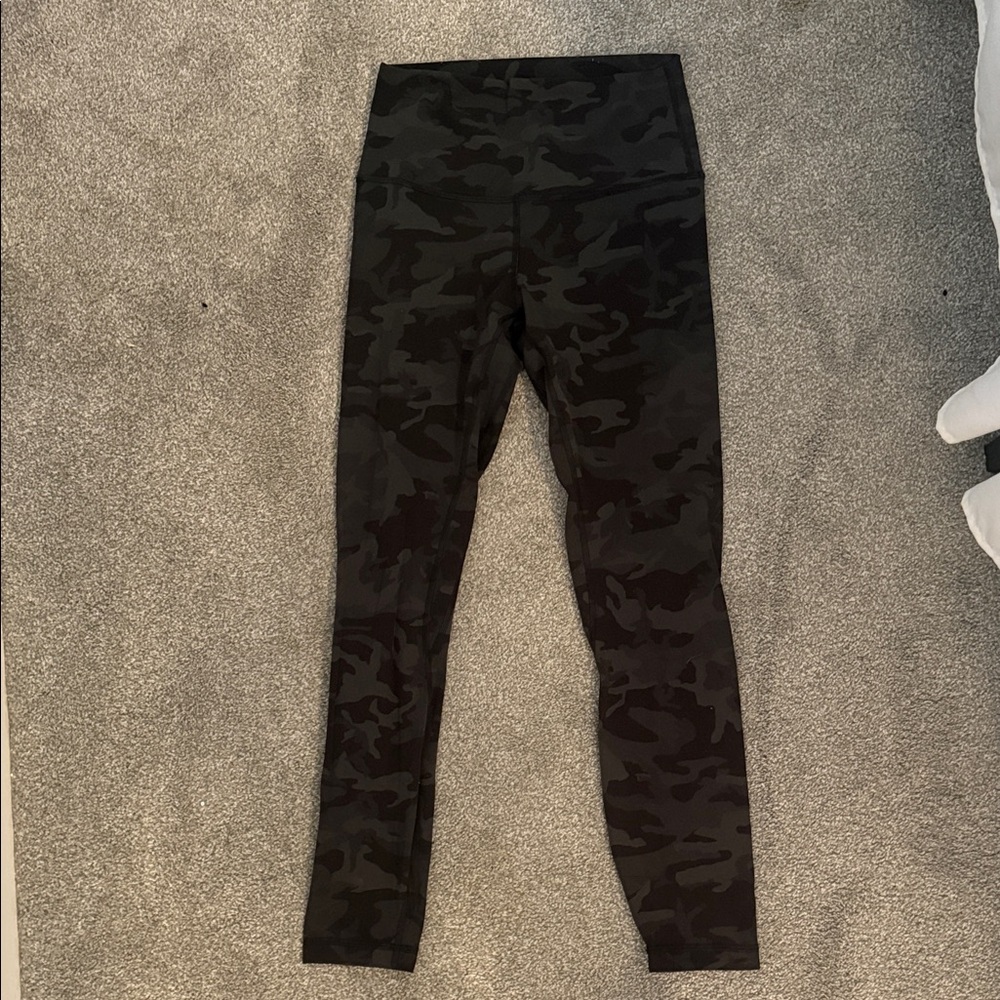 Lululemon size 6 Camouflage Leggings